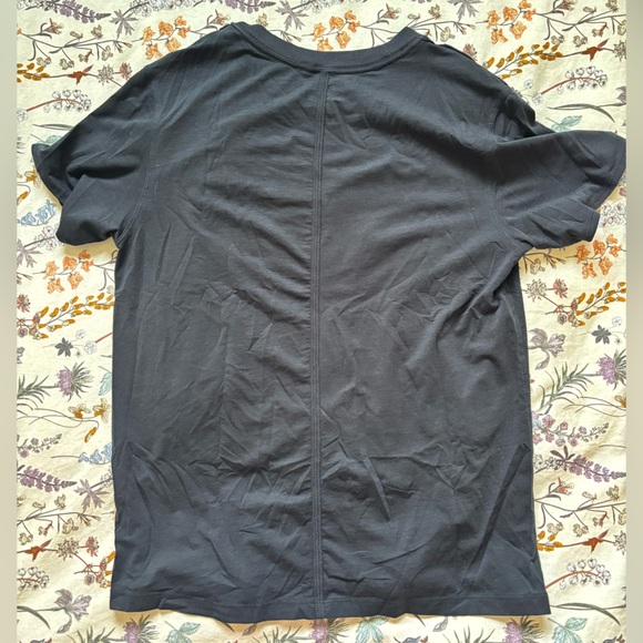 Lululemon All Yours Tee *graphic size 2 - Picture 3 of 3